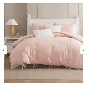 Elegant Pink Bedding Set